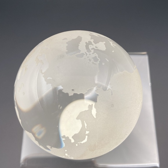 Tiffany & Co Crystal Paperweight Etched World Globe - Picture 4 of 8